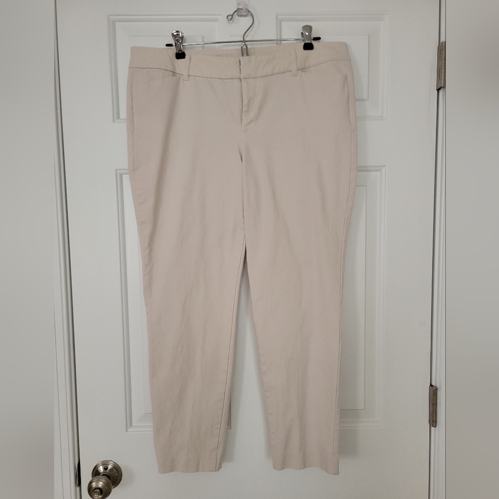 Old Navy Tan Ankle Length Pixie Pants - Size 14